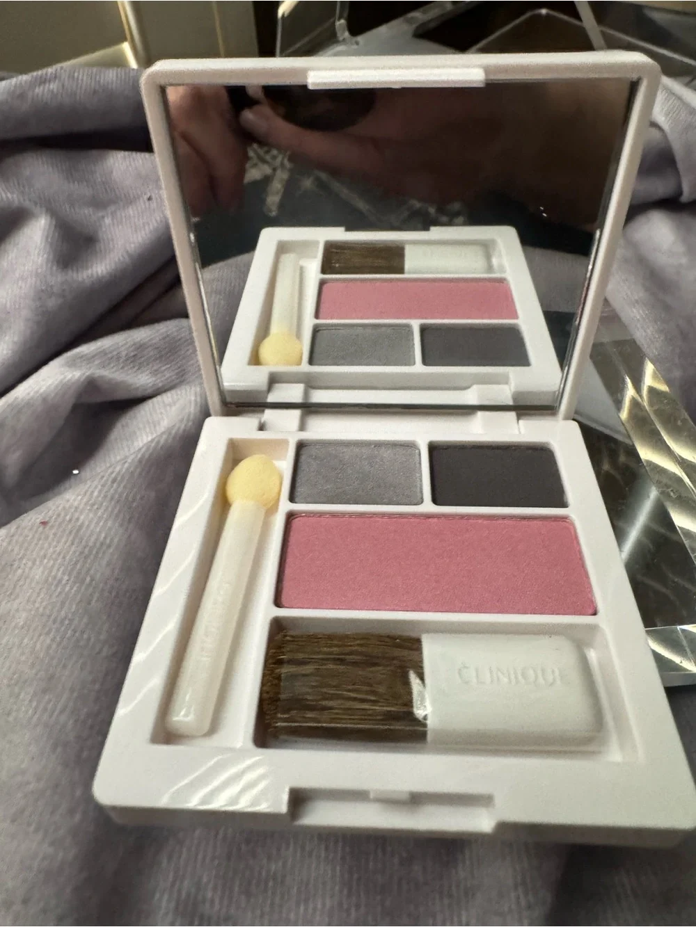 Clinique Cheek & Eye Palette Jeans and heels/iced lotus grey matters